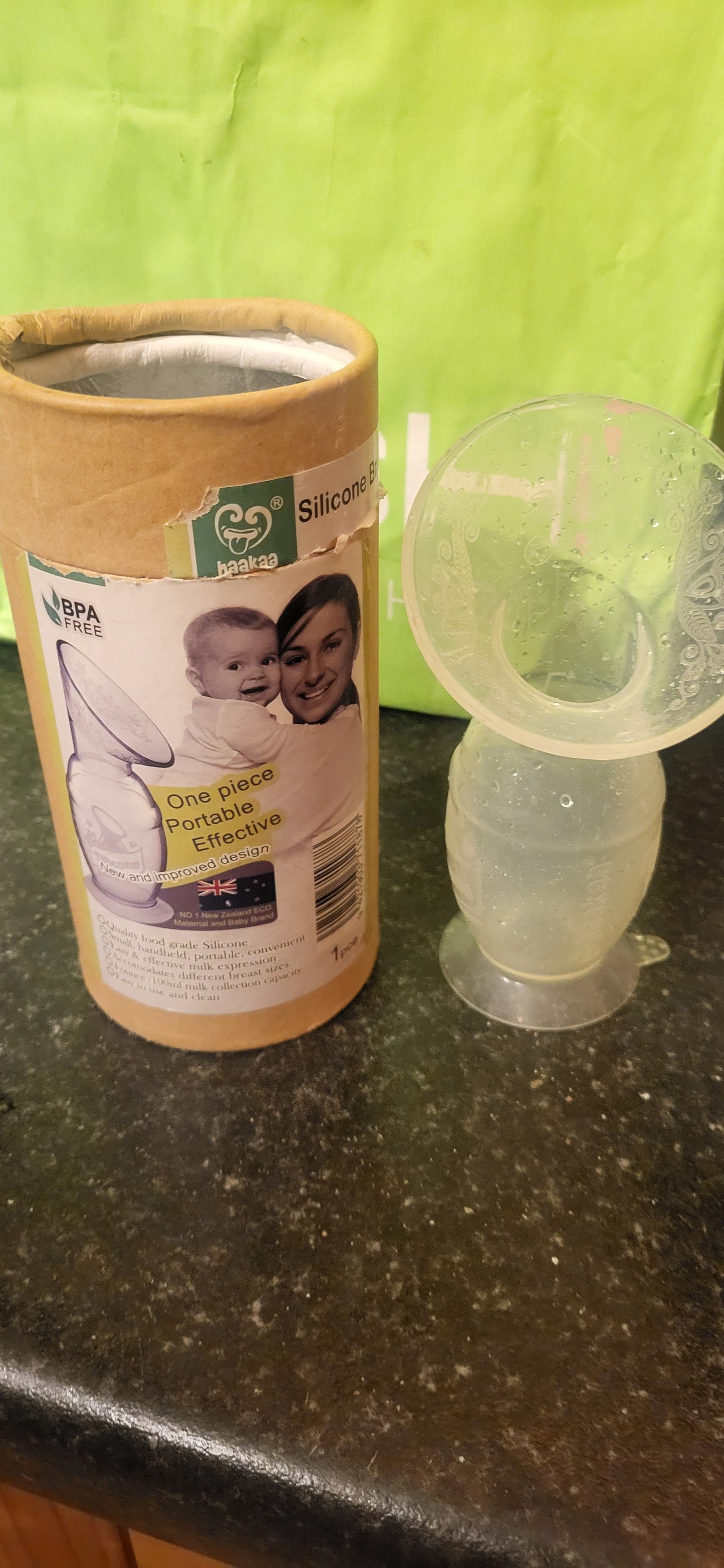 Medela breast pump and haakka