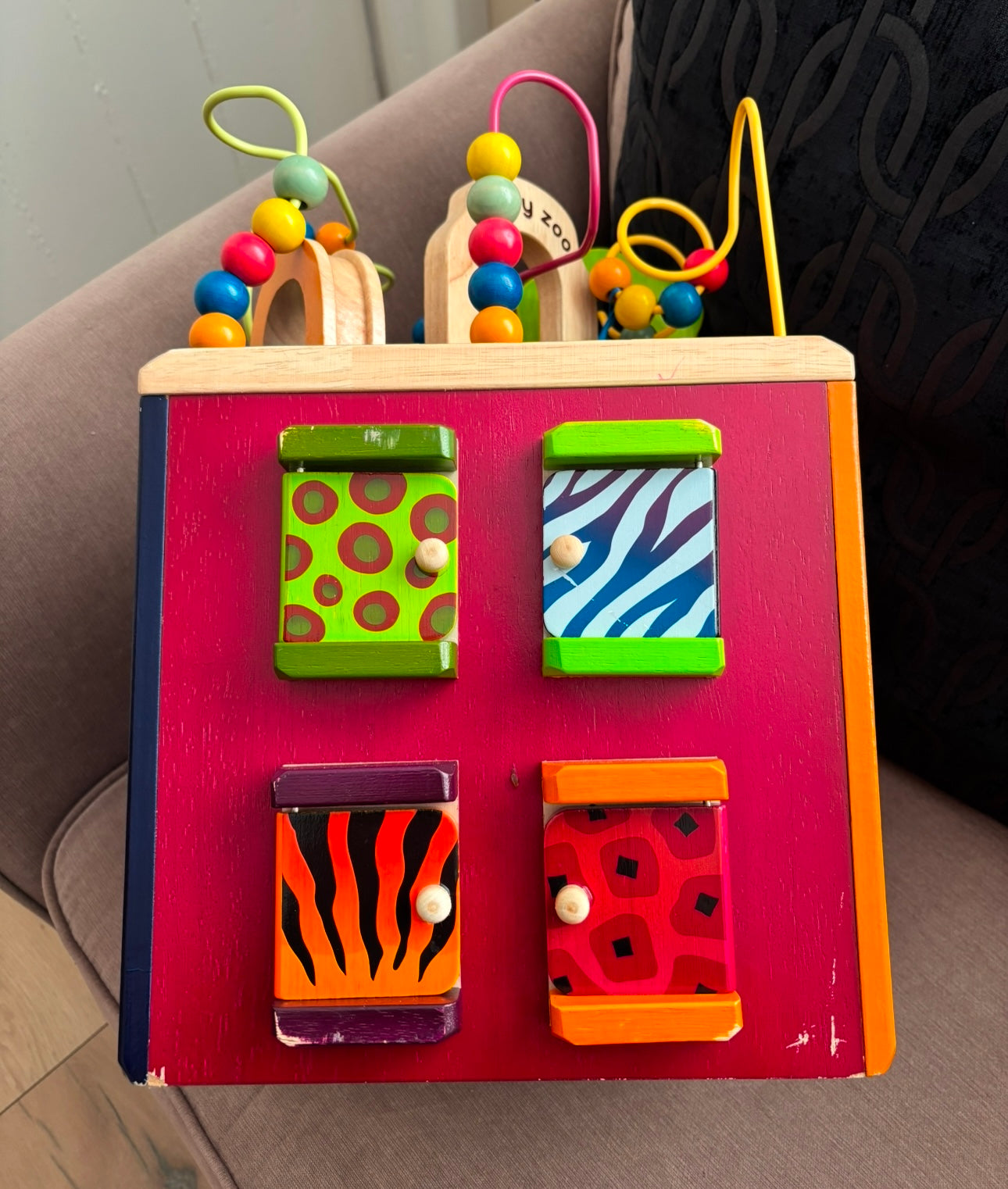Zoo wooden activity cube