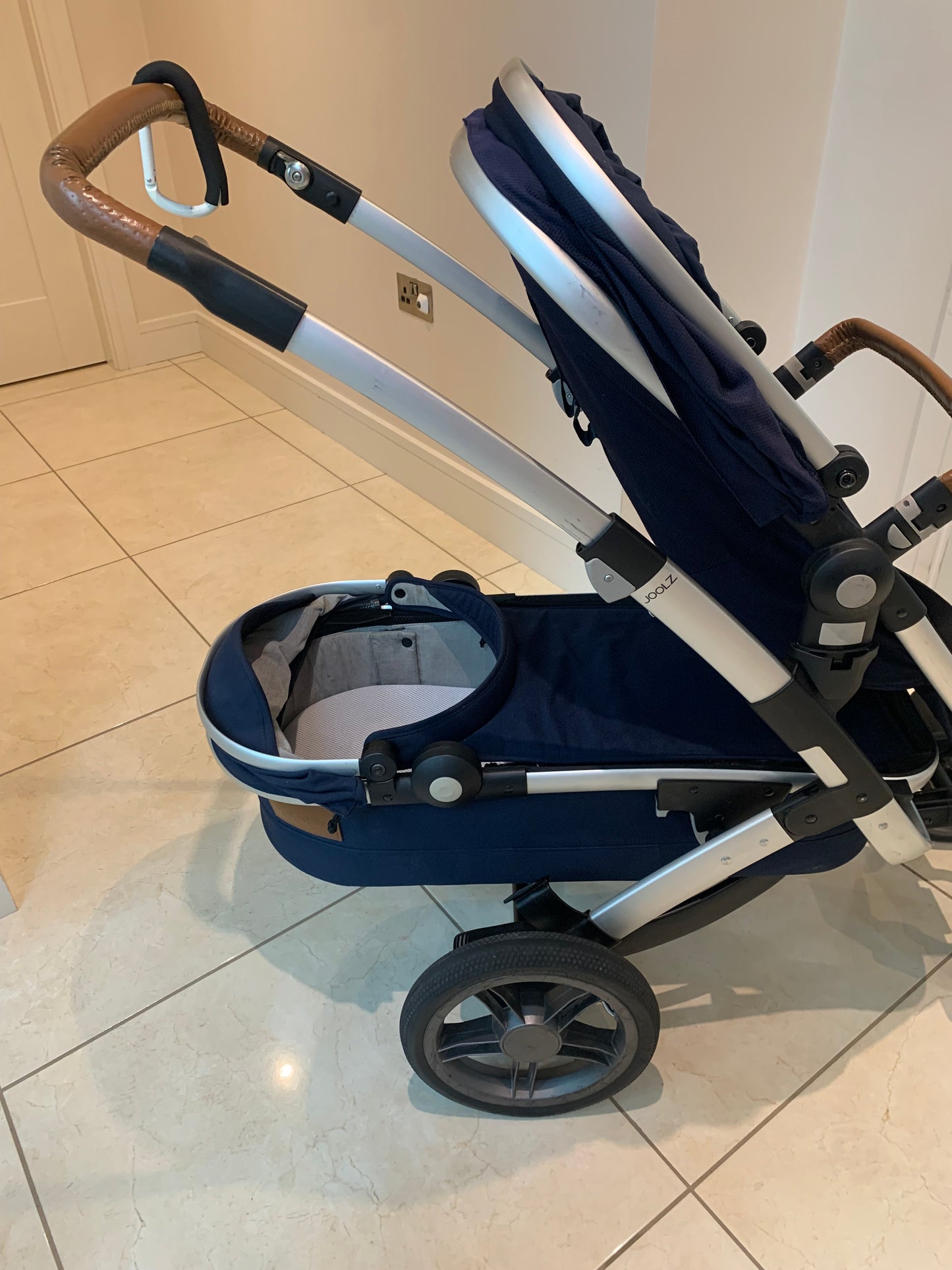 Joolz geo duo - double buggy/travel system/stroller/pram in excellent condition & valued at over €1500
