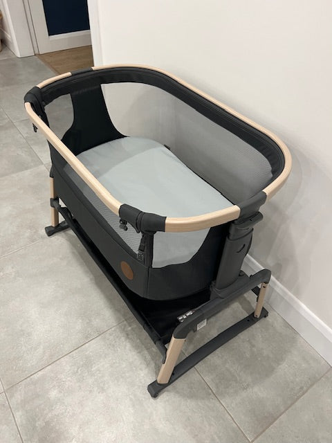 Maxi Cosi Iora Air next to me