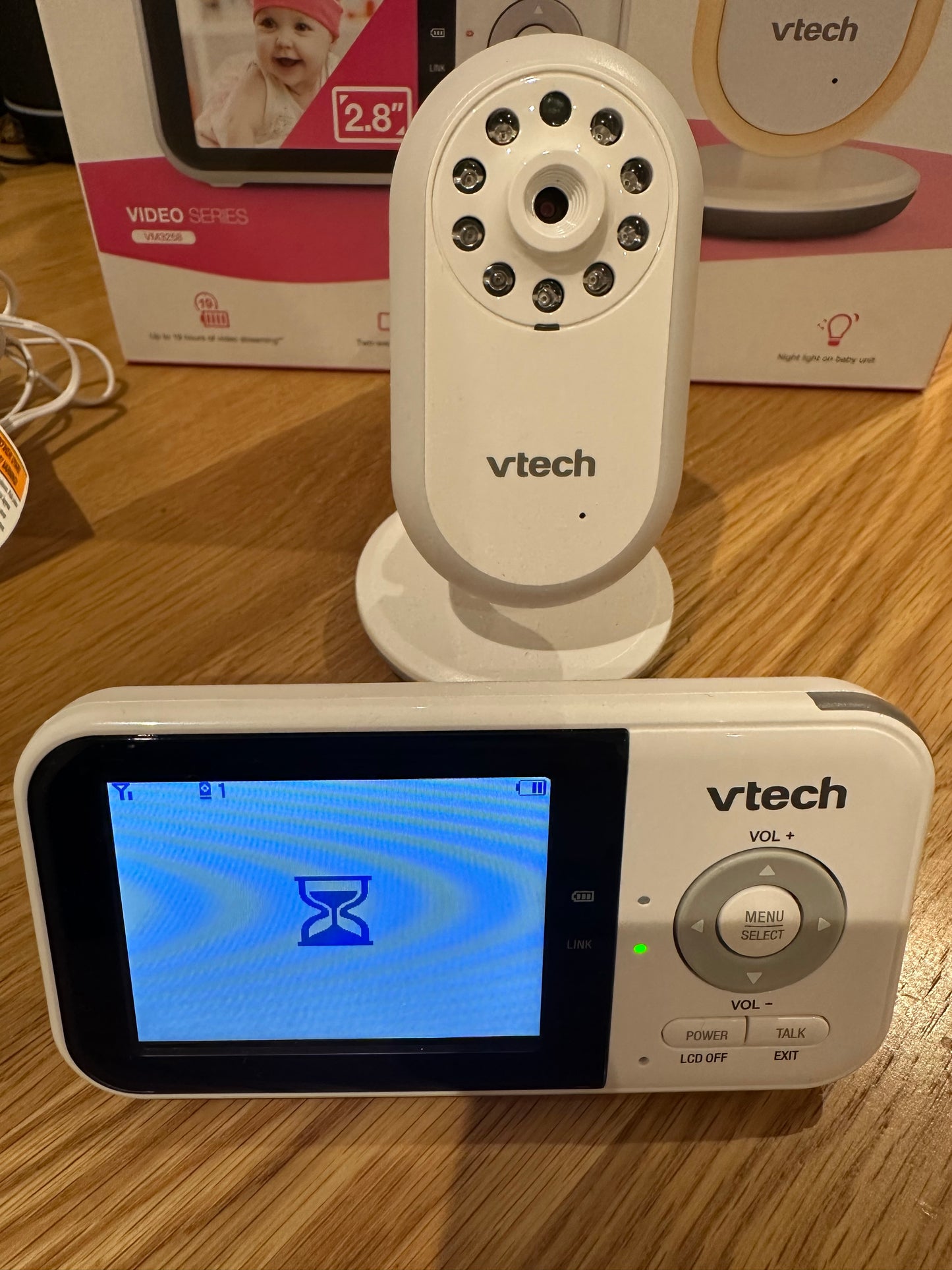 VTech VM3258 Night Light Video Baby Monitor with 2.8 Inch Screen