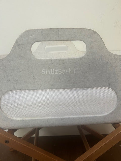 SnuzBaskit Moses Basket & Stand.