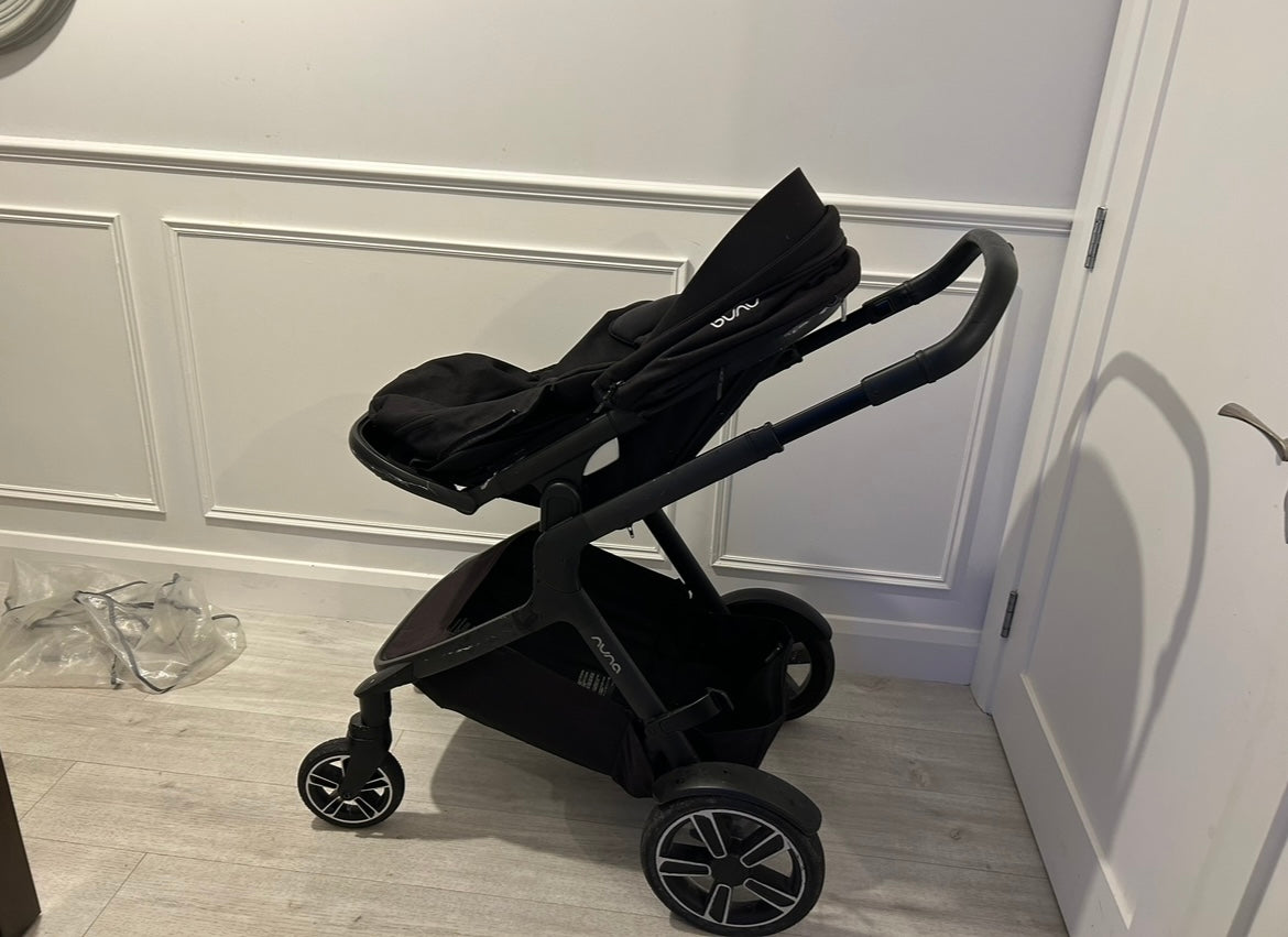 Nuna Demi Grow buggy