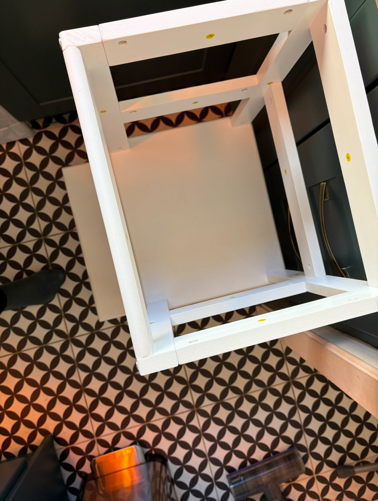 Toddler kitchen stand