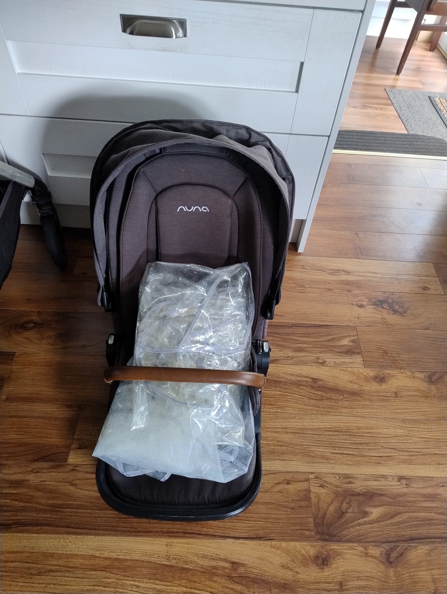 Nuna travel system