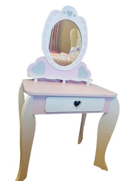 Toddler play dress up table