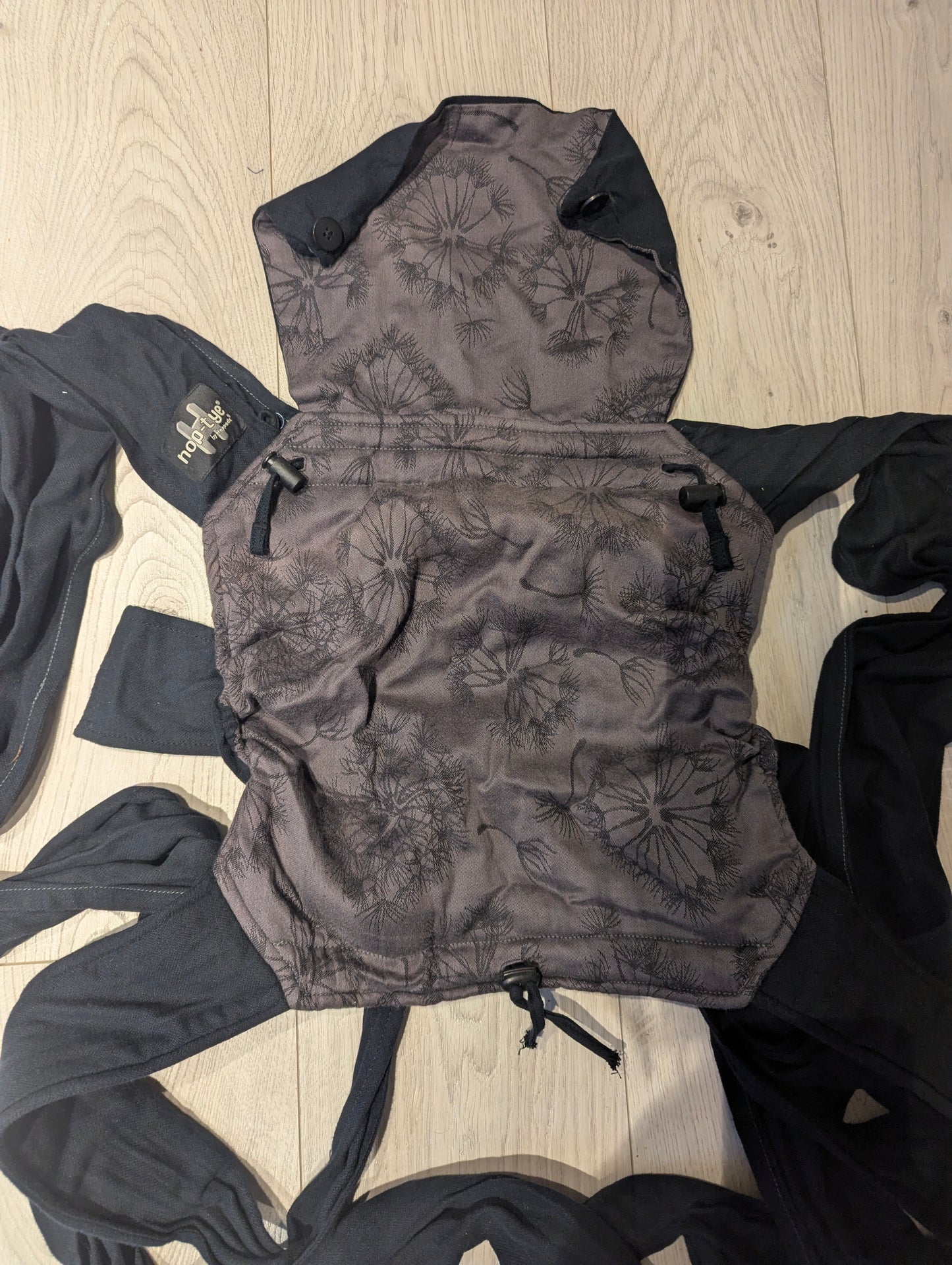 Hoppediz Hop Tye Baby Carrier